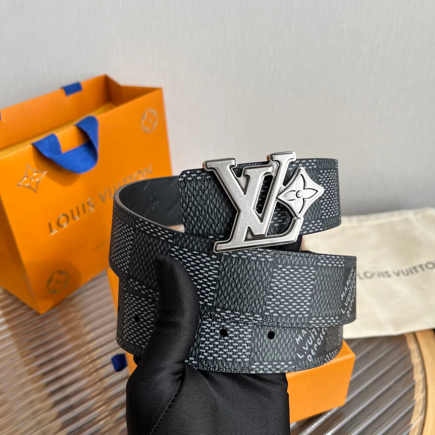 Ремни Louis Vuitton 10399067