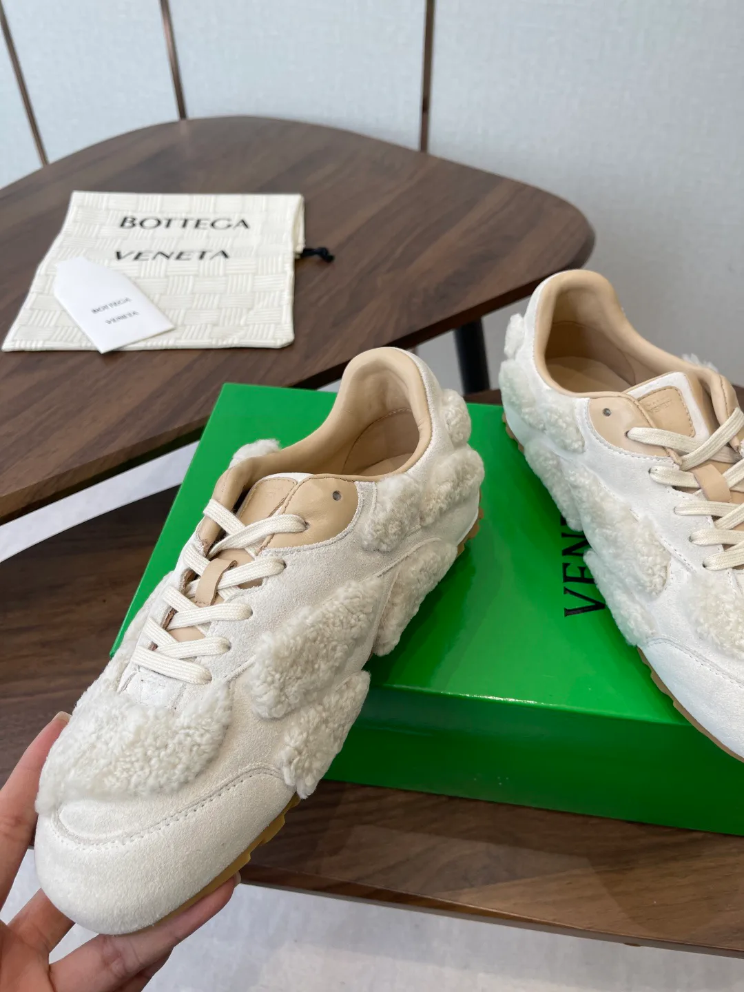 Кроссовки Женские Bottega Veneta 879246