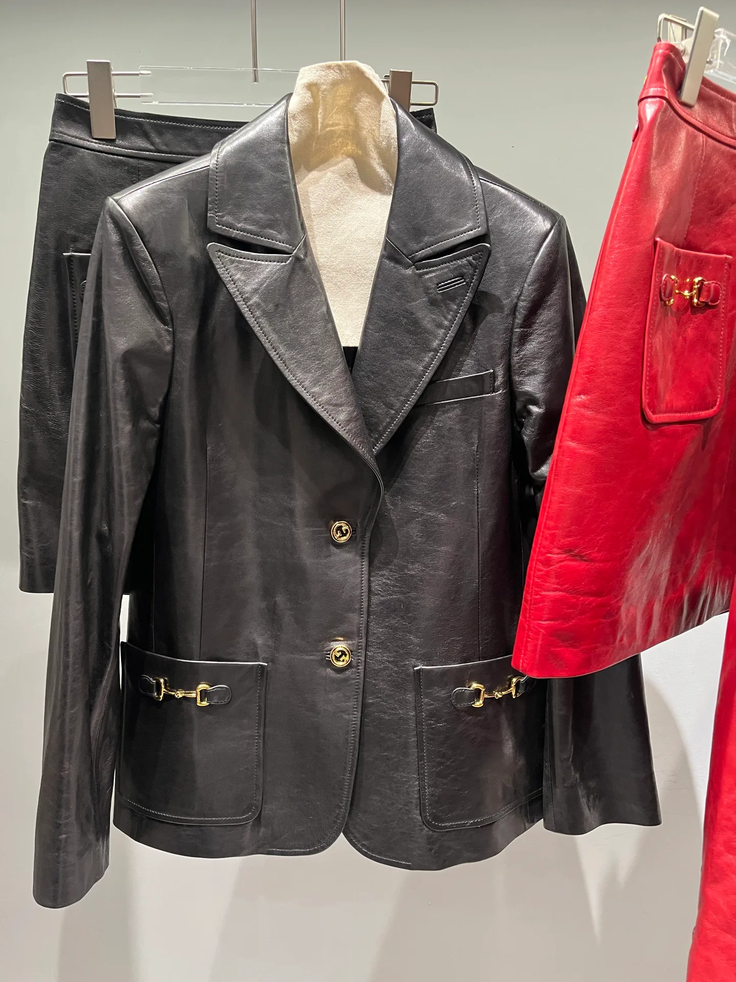 Кожаные Куртки И Дублёнки Женские Gucci 18064727