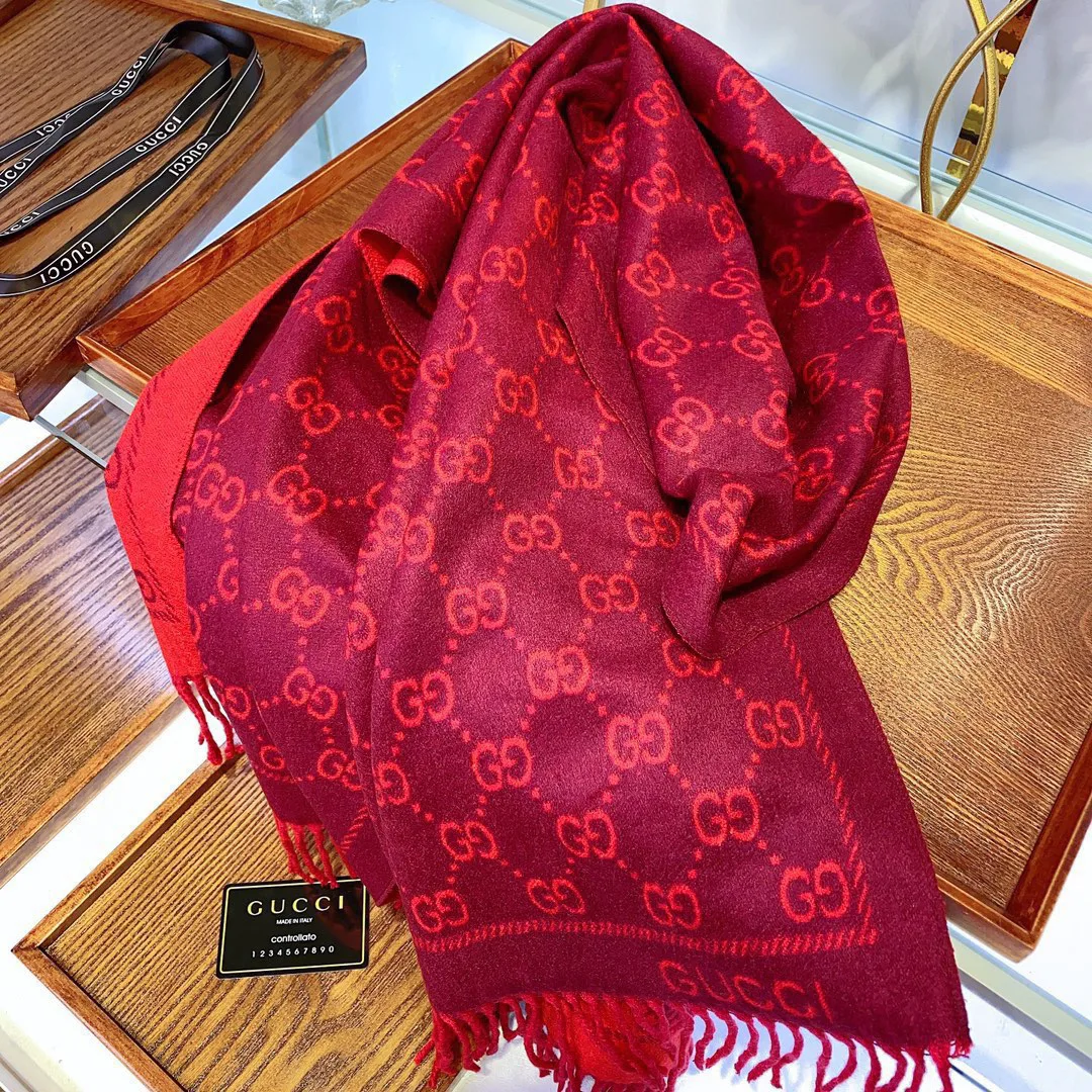 Шарфы Gucci 18291468