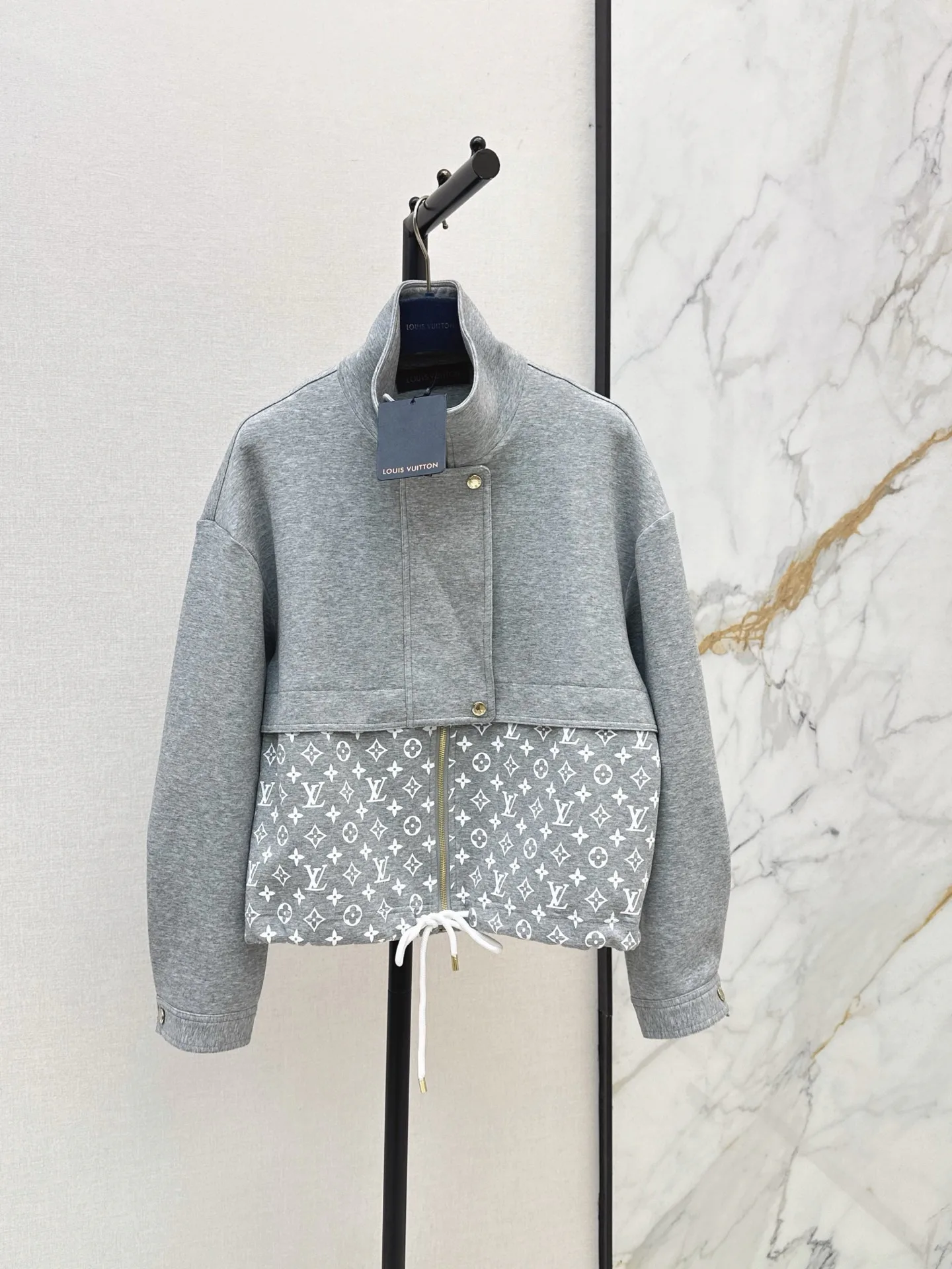 Куртки И Пуховики Женские Louis Vuitton 18423964