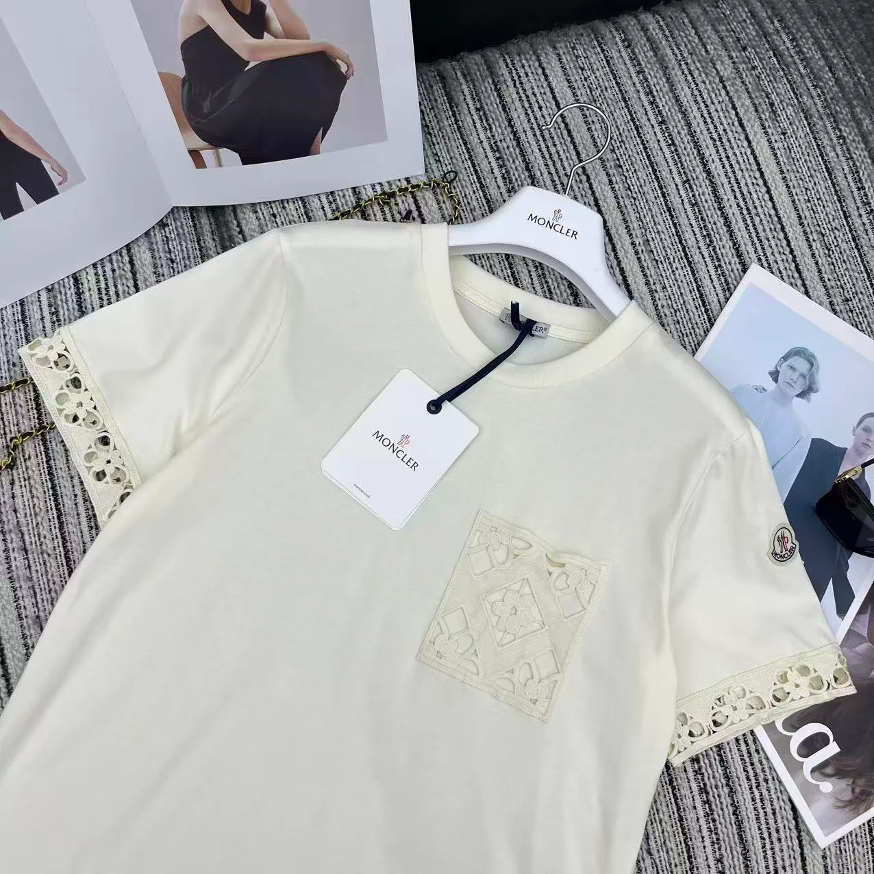 Футболки Женские Moncler 11897988
