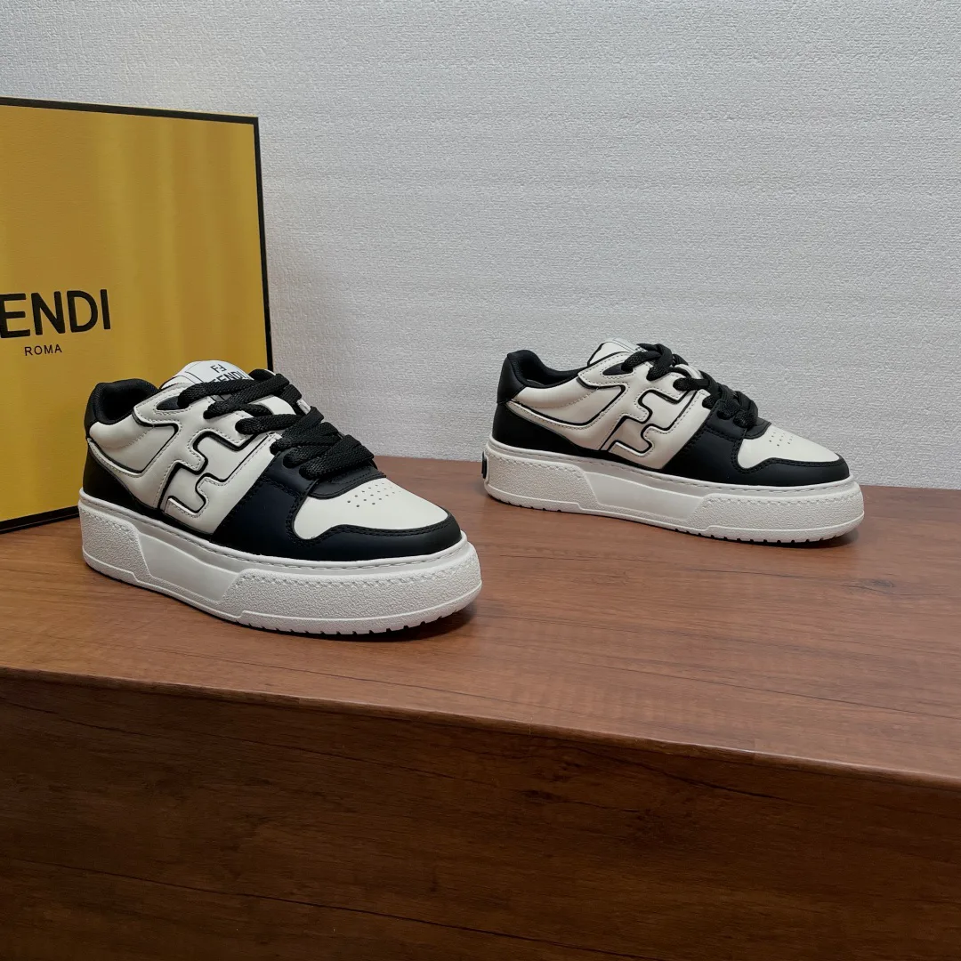 Кроссовки Женские Fendi 18626507