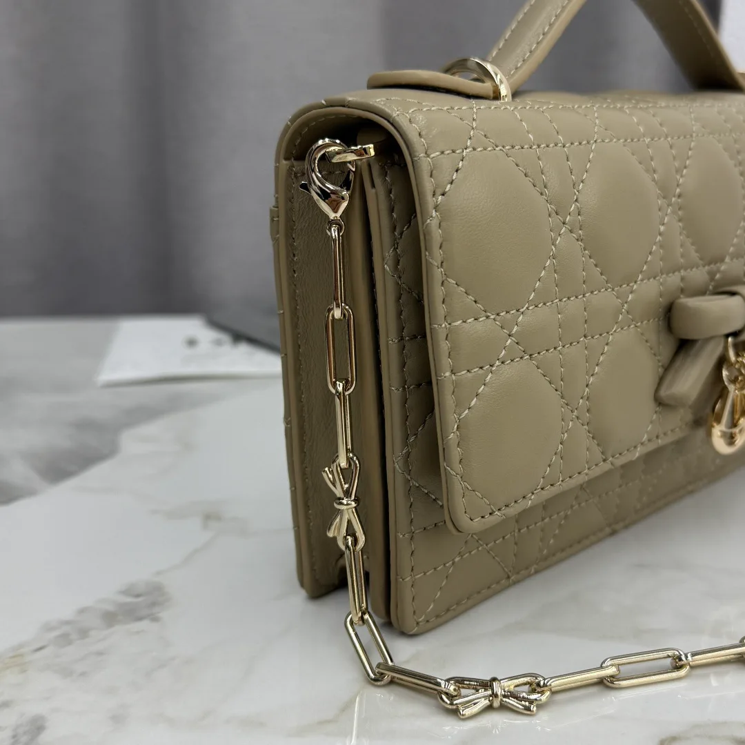 Классические Сумки Женские Christian Dior 12594767