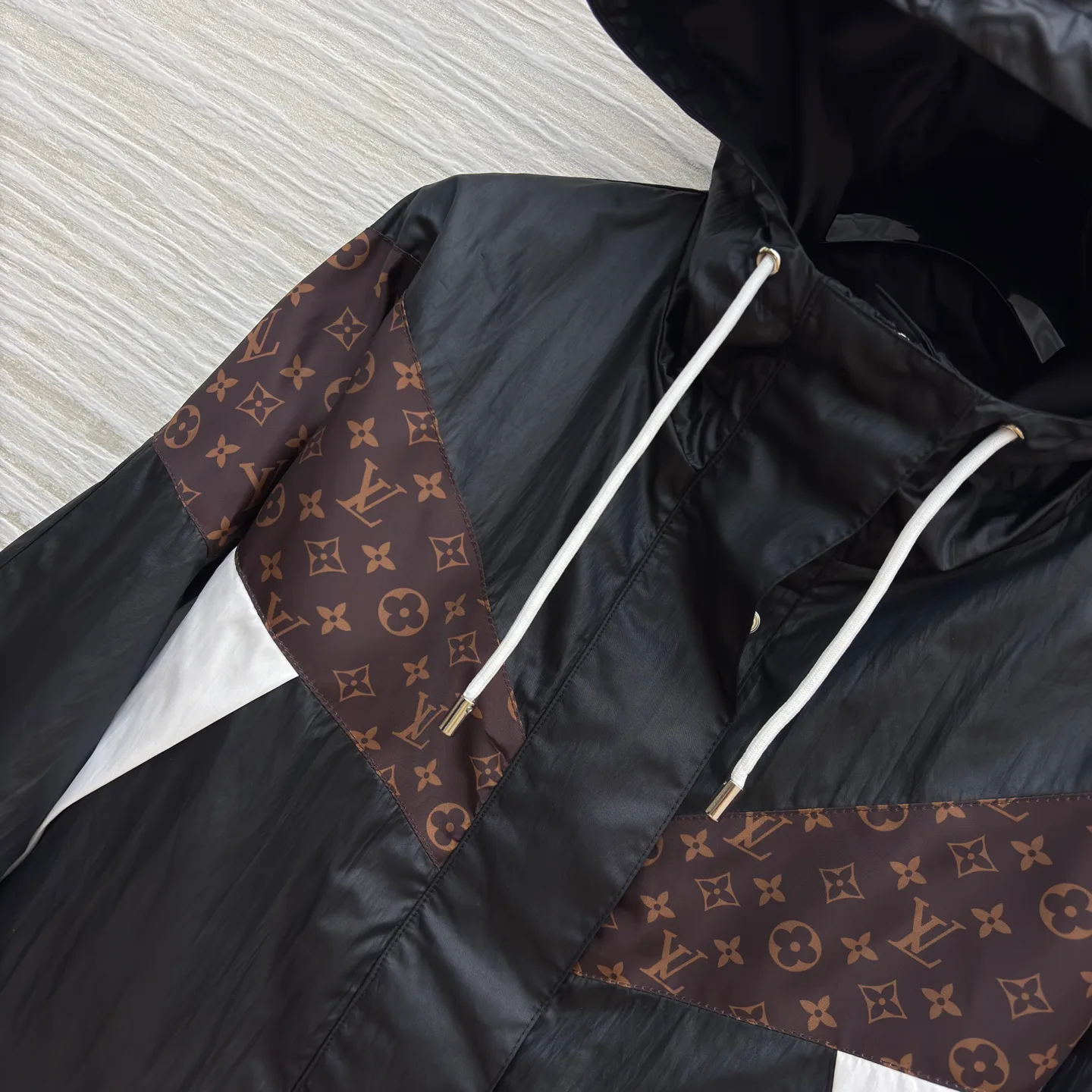 Куртки И Пуховики Женские Louis Vuitton 1463381