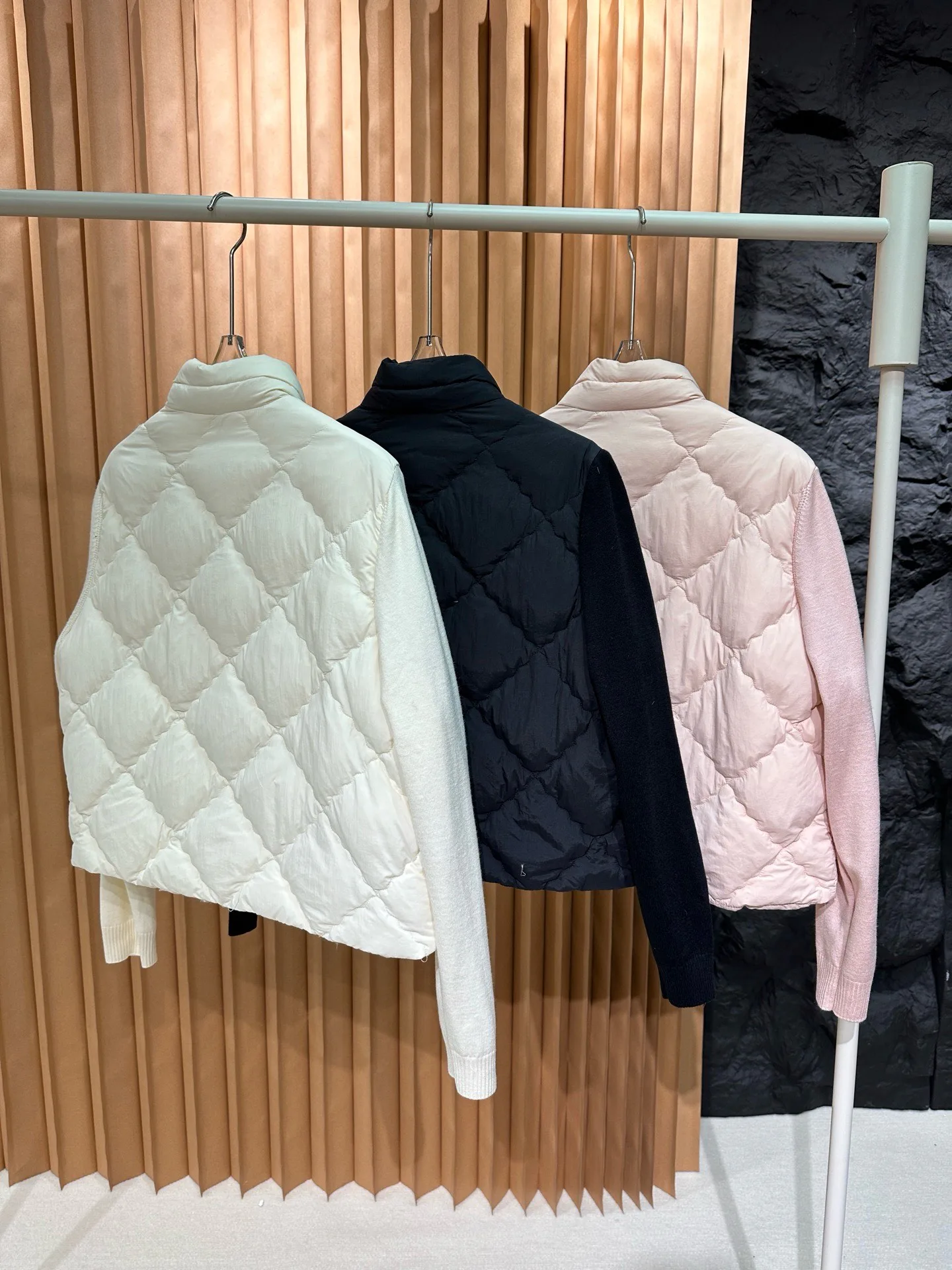 Куртки И Пуховики Женские Moncler 18016937
