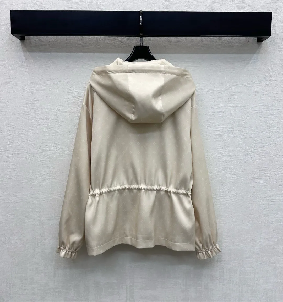 Куртки И Пуховики Женские Louis Vuitton 1692813