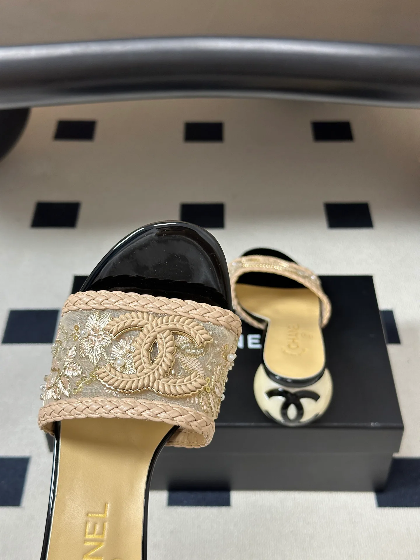 Босоножки Женские Chanel 17403442