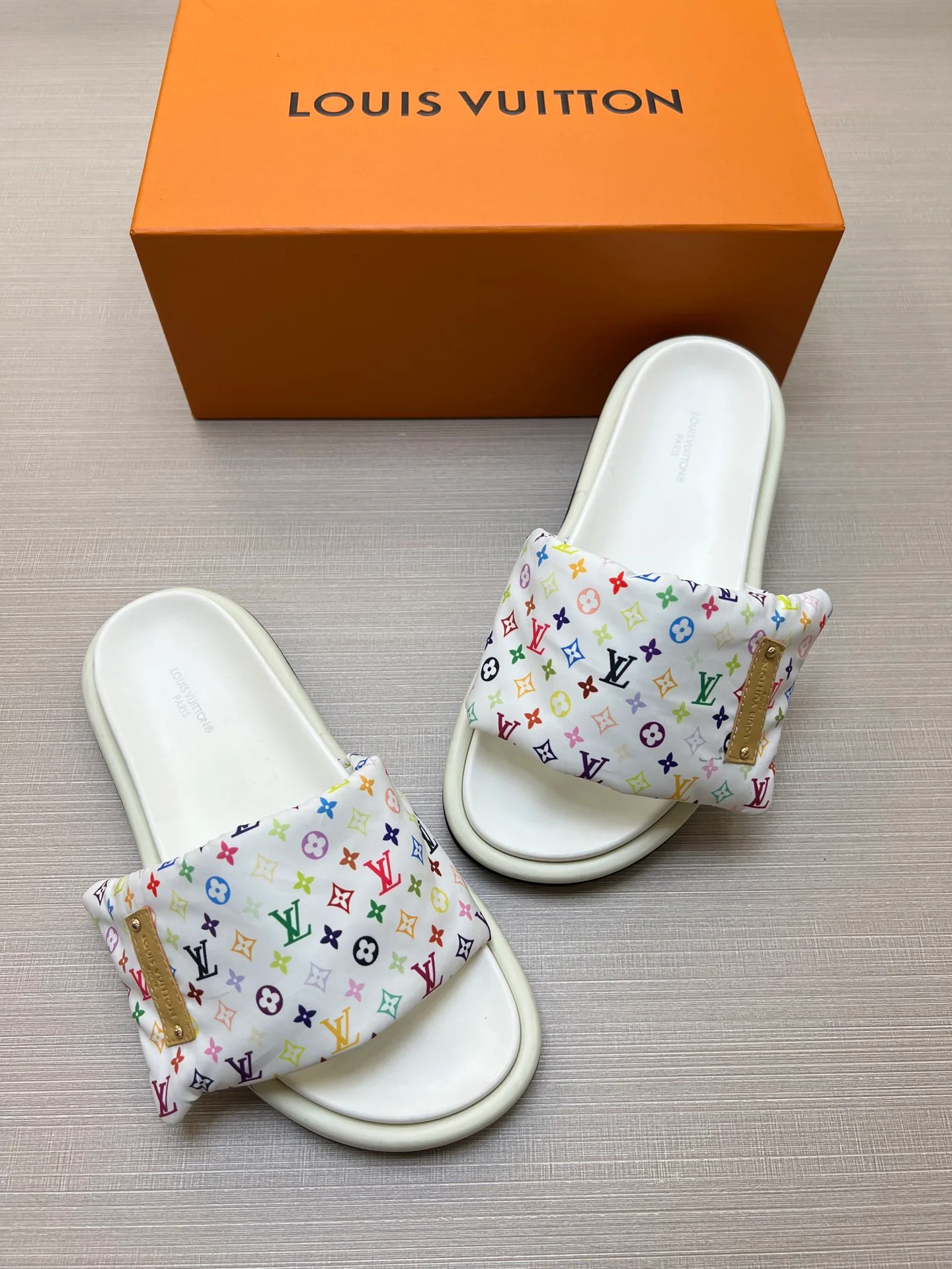 Шлепанцы Женские Louis Vuitton 9801557