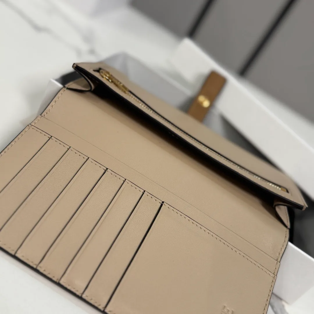 Клатчи Женские Loewe 17331703