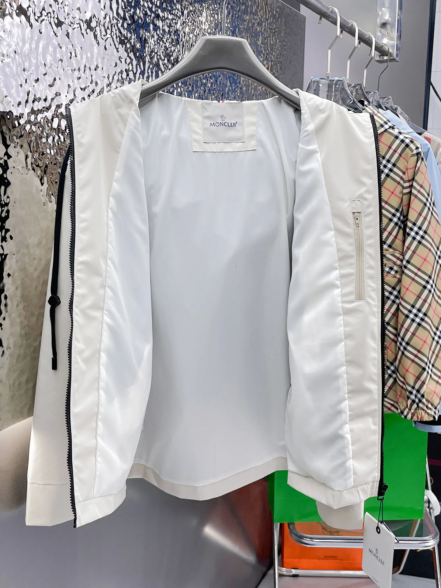 Куртки И Пуховики Мужские Moncler 9352367