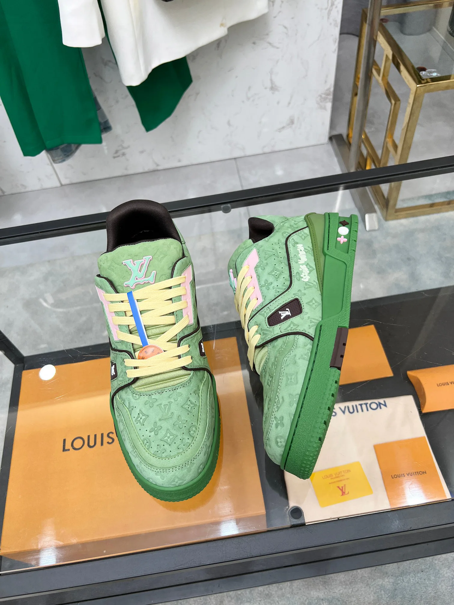 Кроссовки Женские Louis Vuitton 1124282