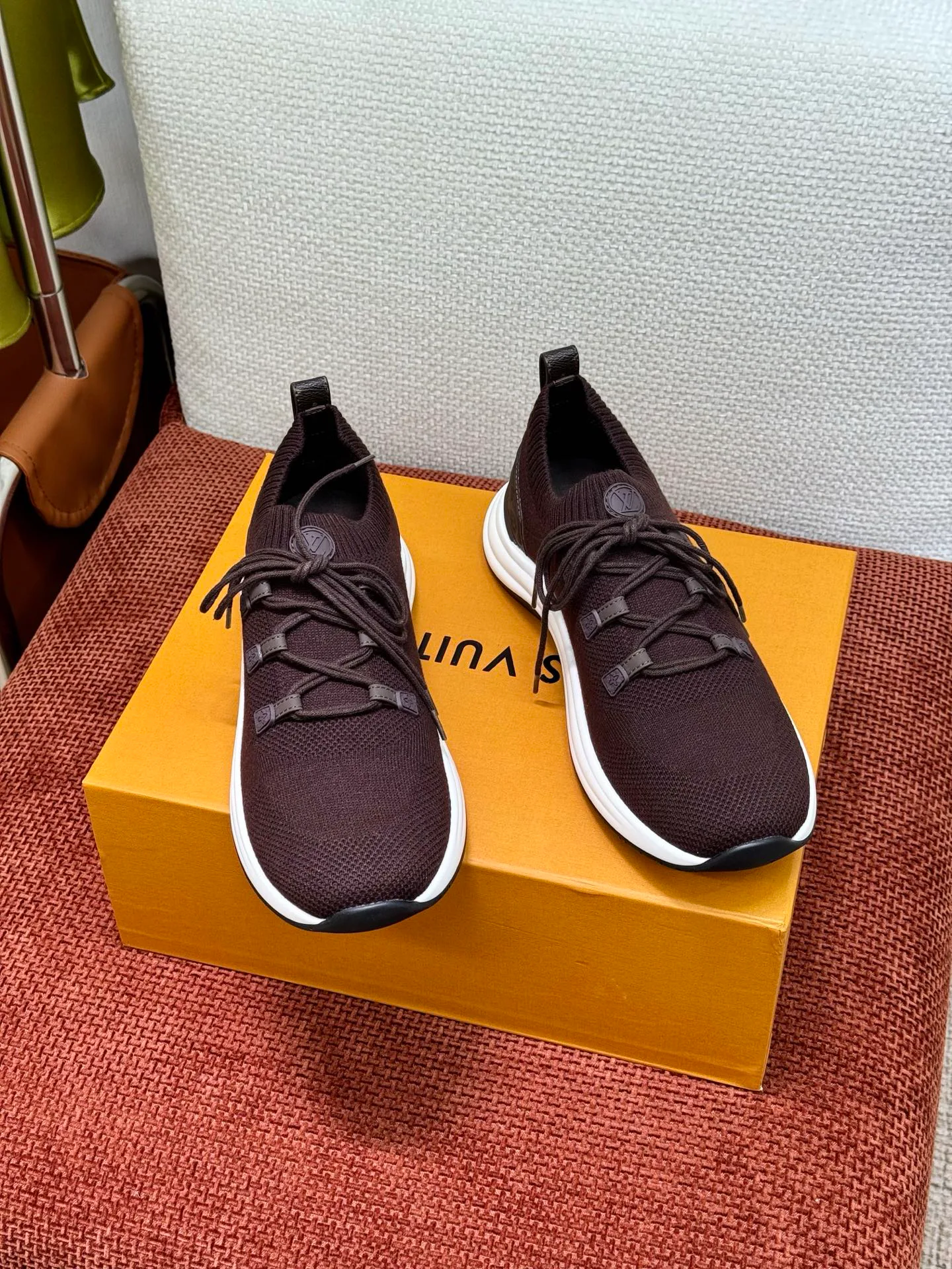 Кроссовки Женские Louis Vuitton 18694789