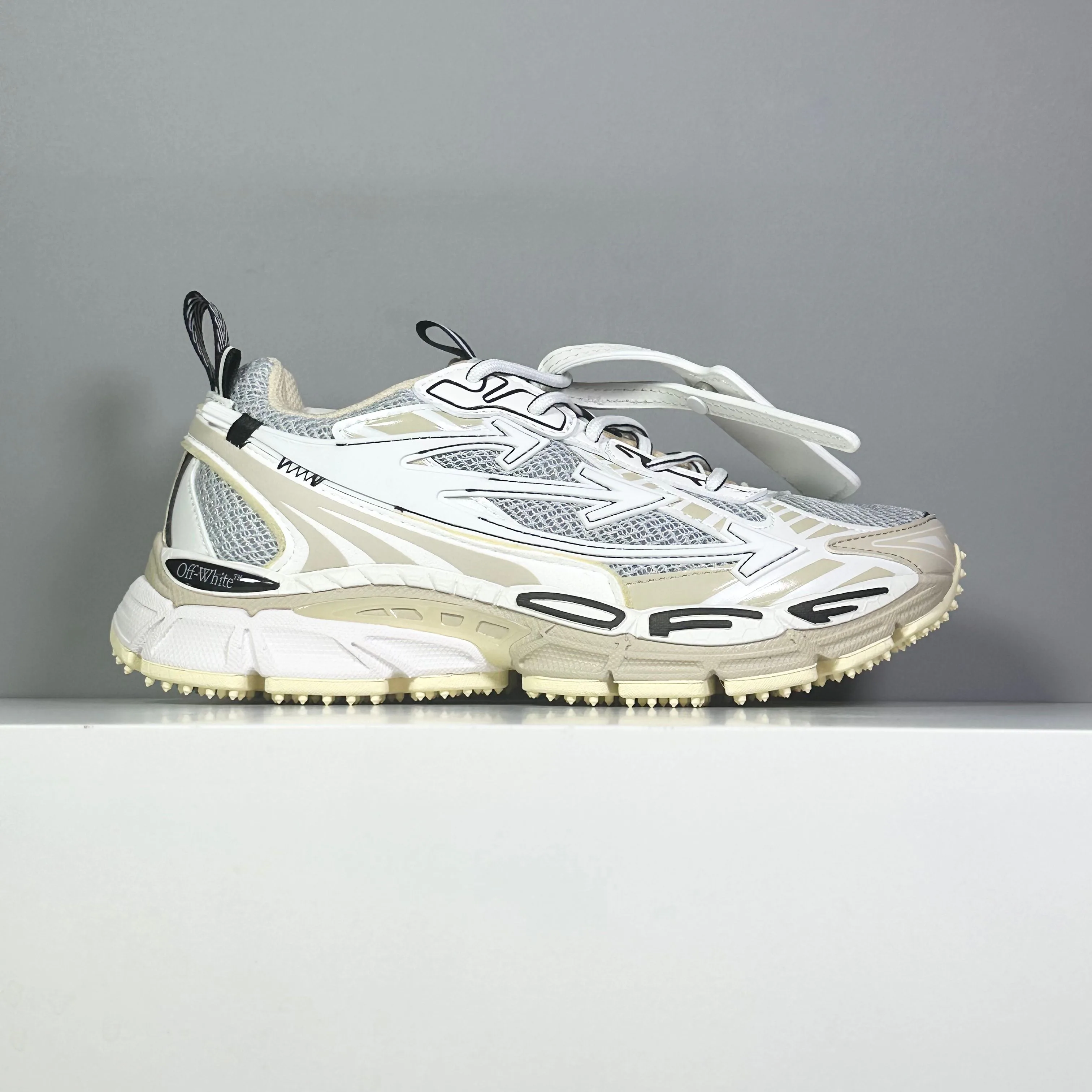 Кроссовки Женские Off-White 18385605