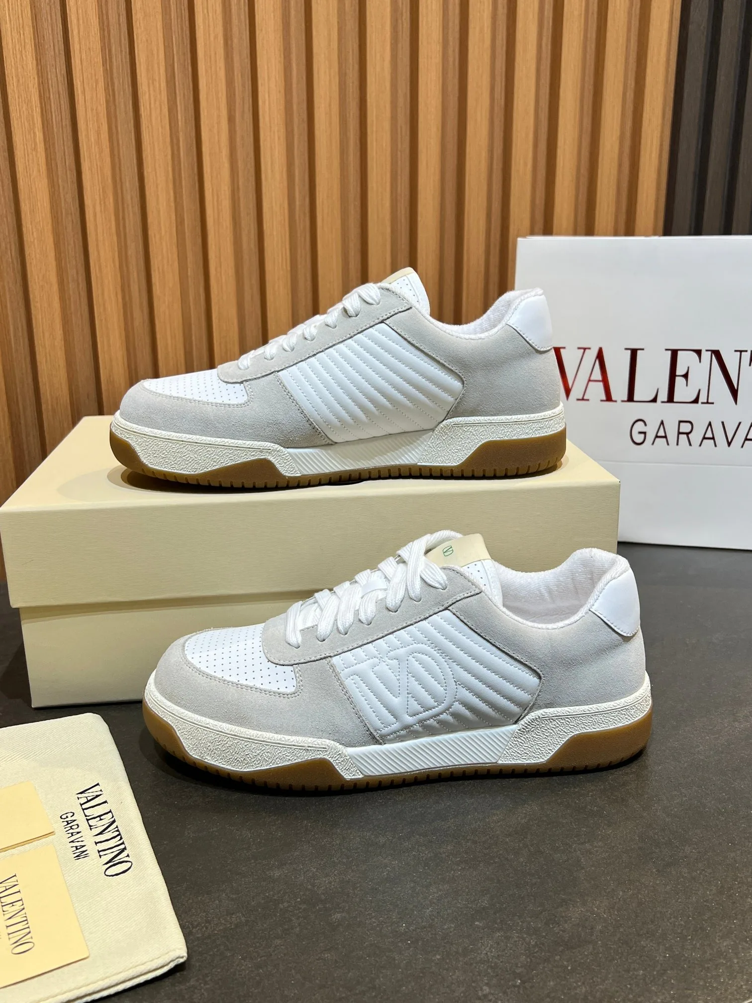 Кроссовки Женские Valentino 11679383