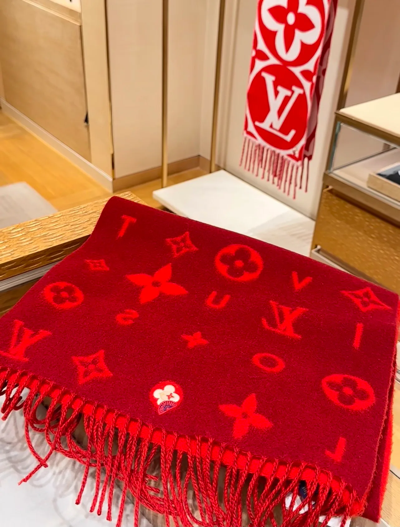 Шарфы Louis Vuitton 18426915