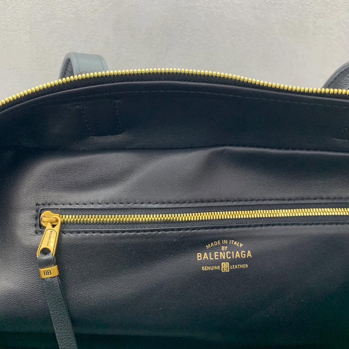 Классические Сумки Женские Balenciaga 18136623