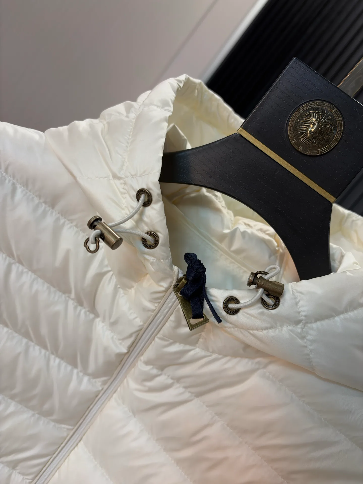 Куртки И Пуховики Мужские Moncler 18231136