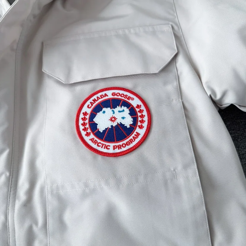 Куртки И Пуховики Женские Canada Goose 18722850