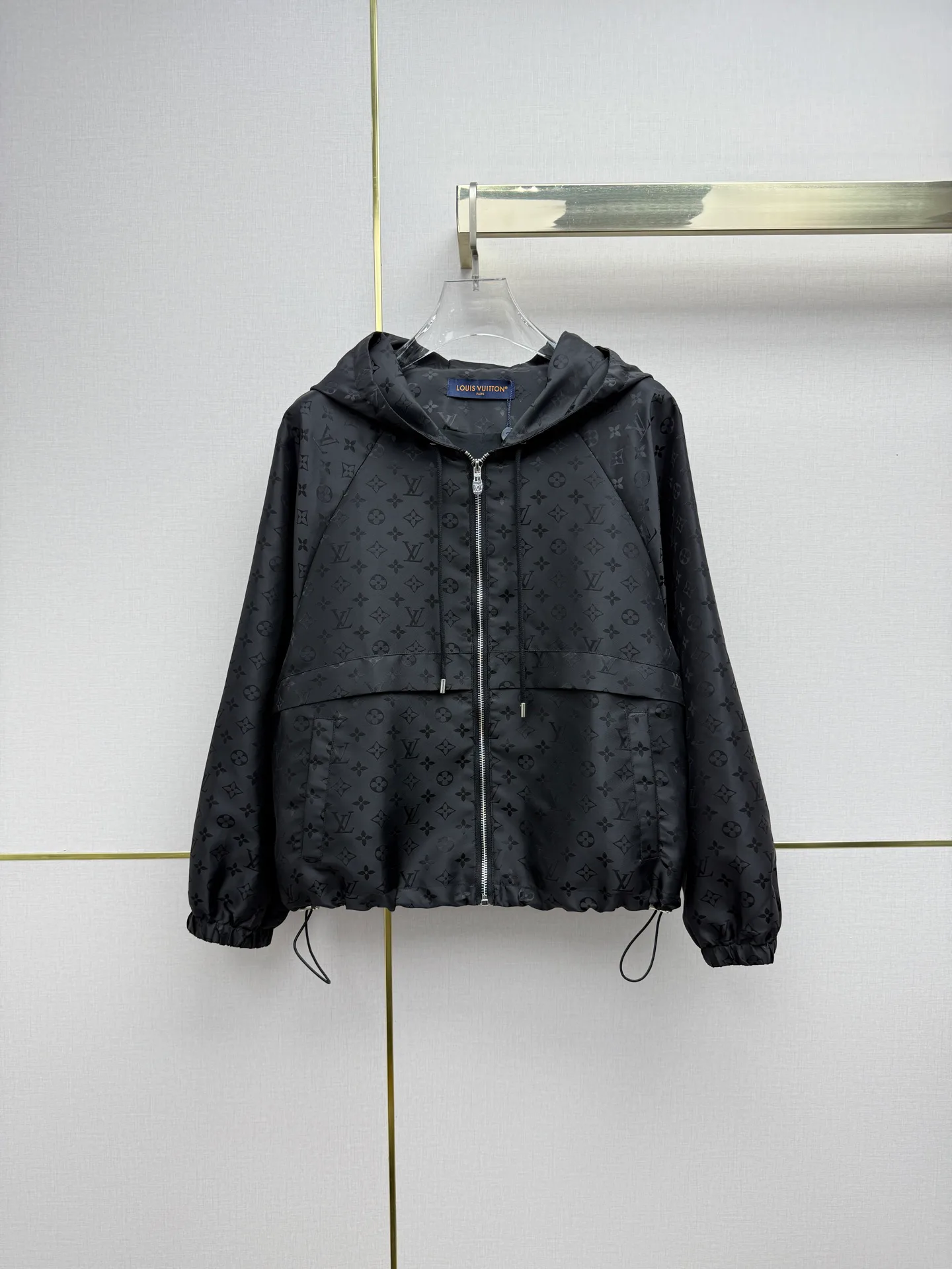 Куртки И Пуховики Женские Louis Vuitton 17908353