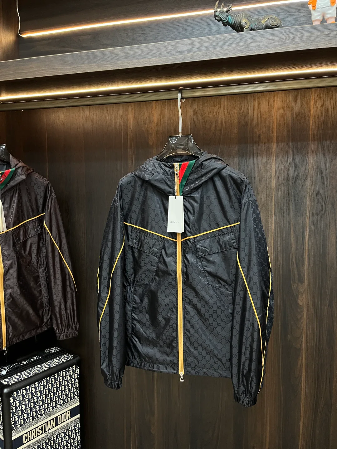 Куртки И Пуховики Женские Gucci 18416719