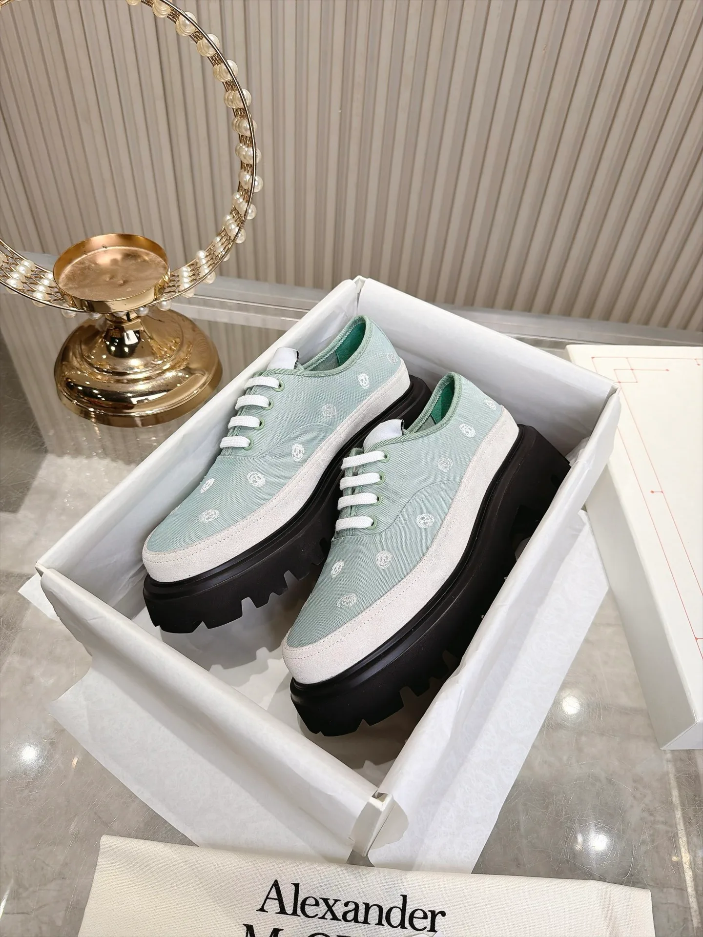 Кроссовки Женские Alexander Mcqueen 19080153