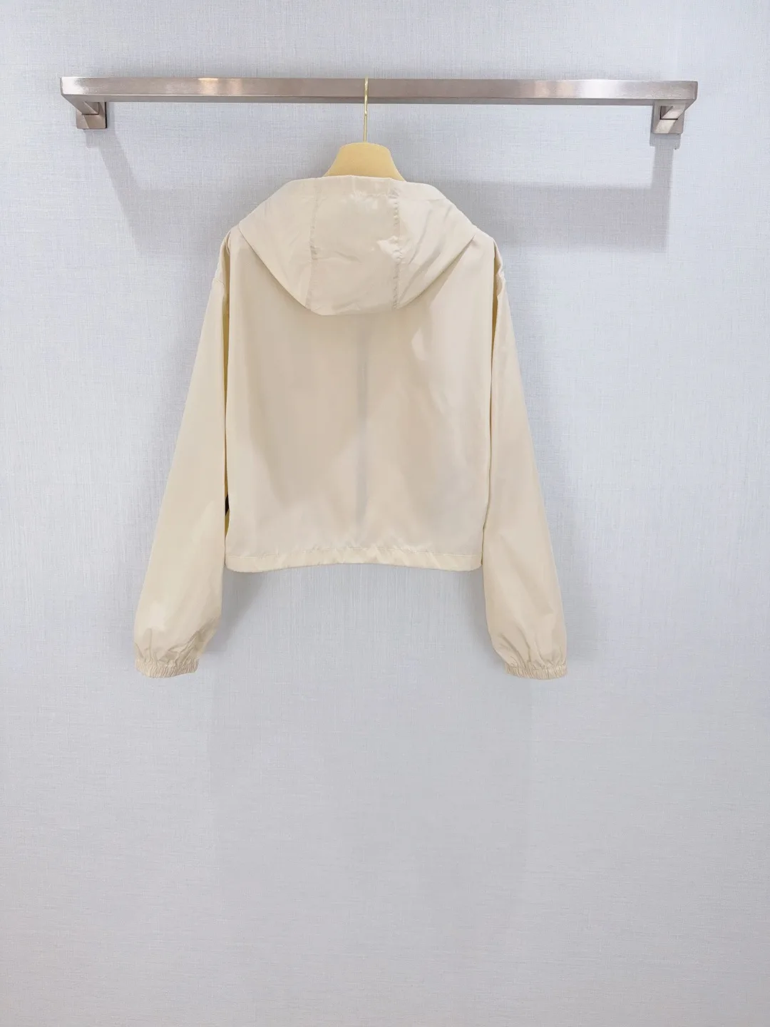 Куртки И Пуховики Женские Miu Miu 13576185
