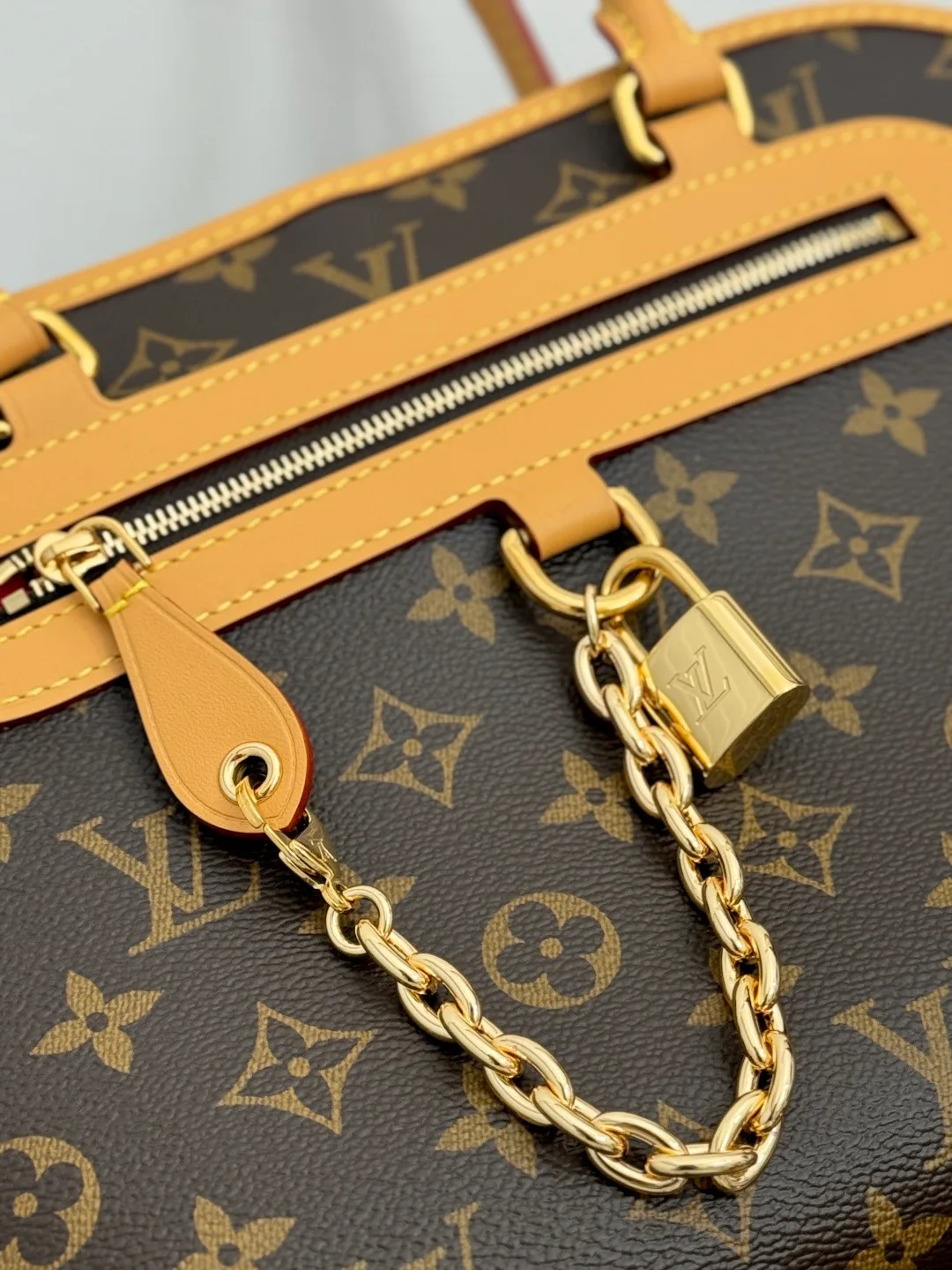Классические Сумки Женские Louis Vuitton 12622376