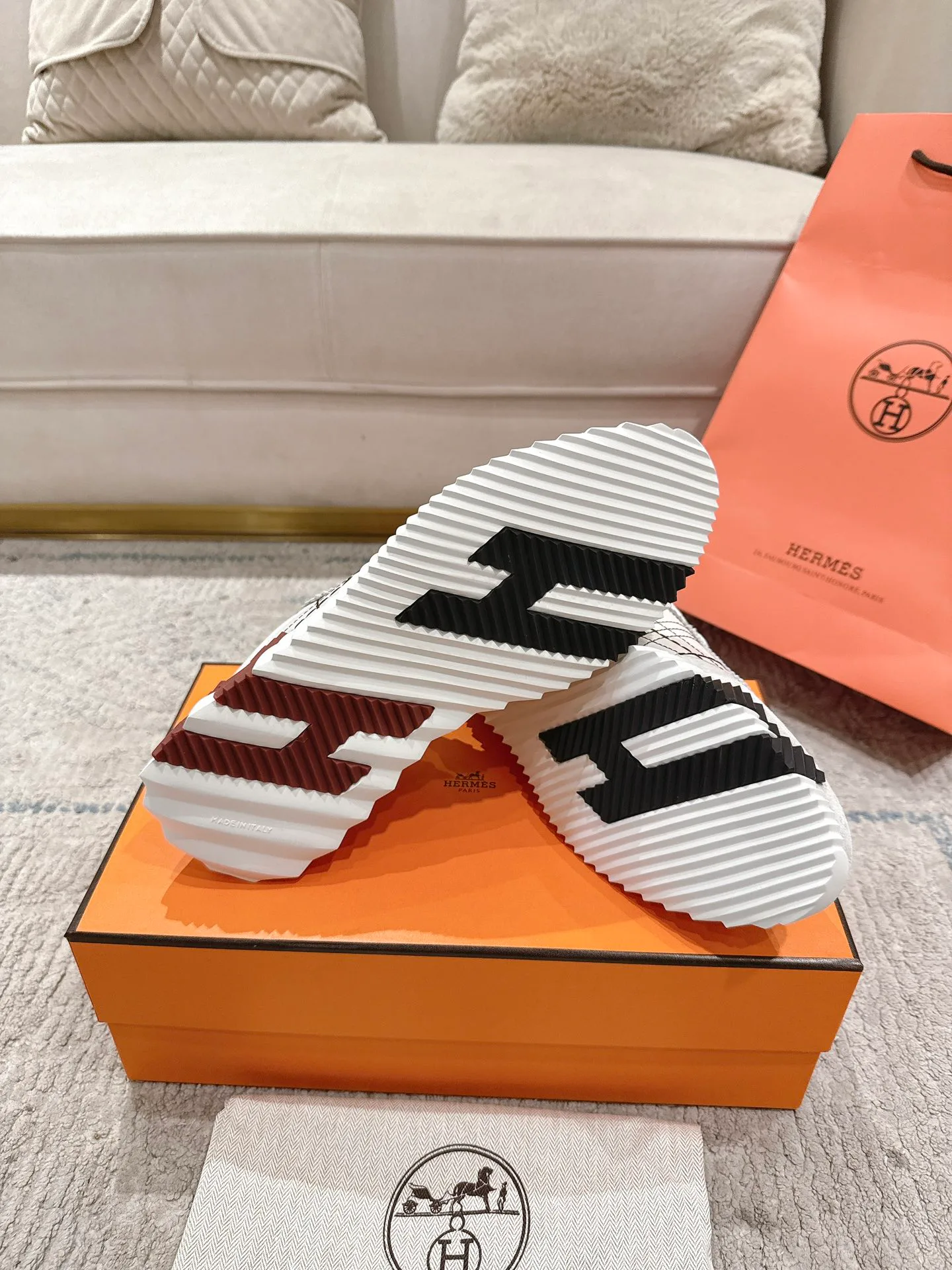 Кроссовки Женские Hermes 11738665