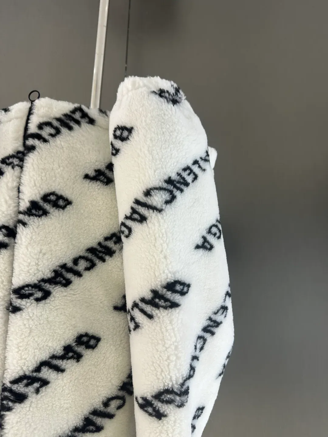 Куртки И Пуховики Женские Balenciaga 907376