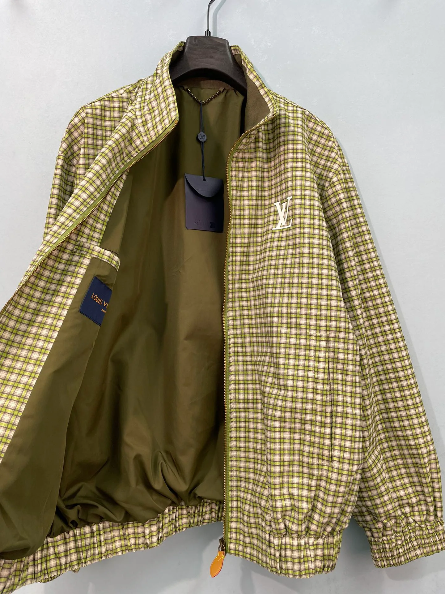 Куртки И Пуховики Женские Louis Vuitton 18152069