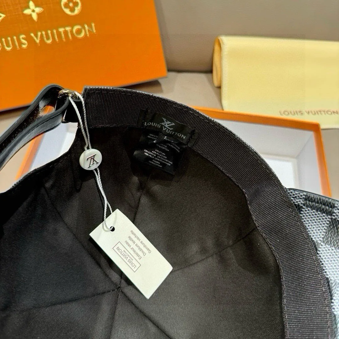 Головные Уборы Louis Vuitton 18105225