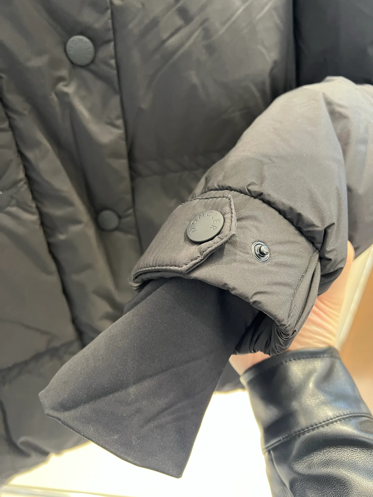 Куртки И Пуховики Мужские Moncler 18231504