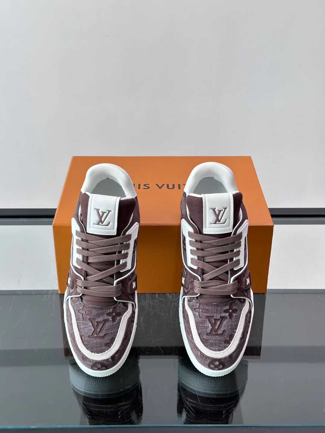 Кроссовки Женские Louis Vuitton 17982450
