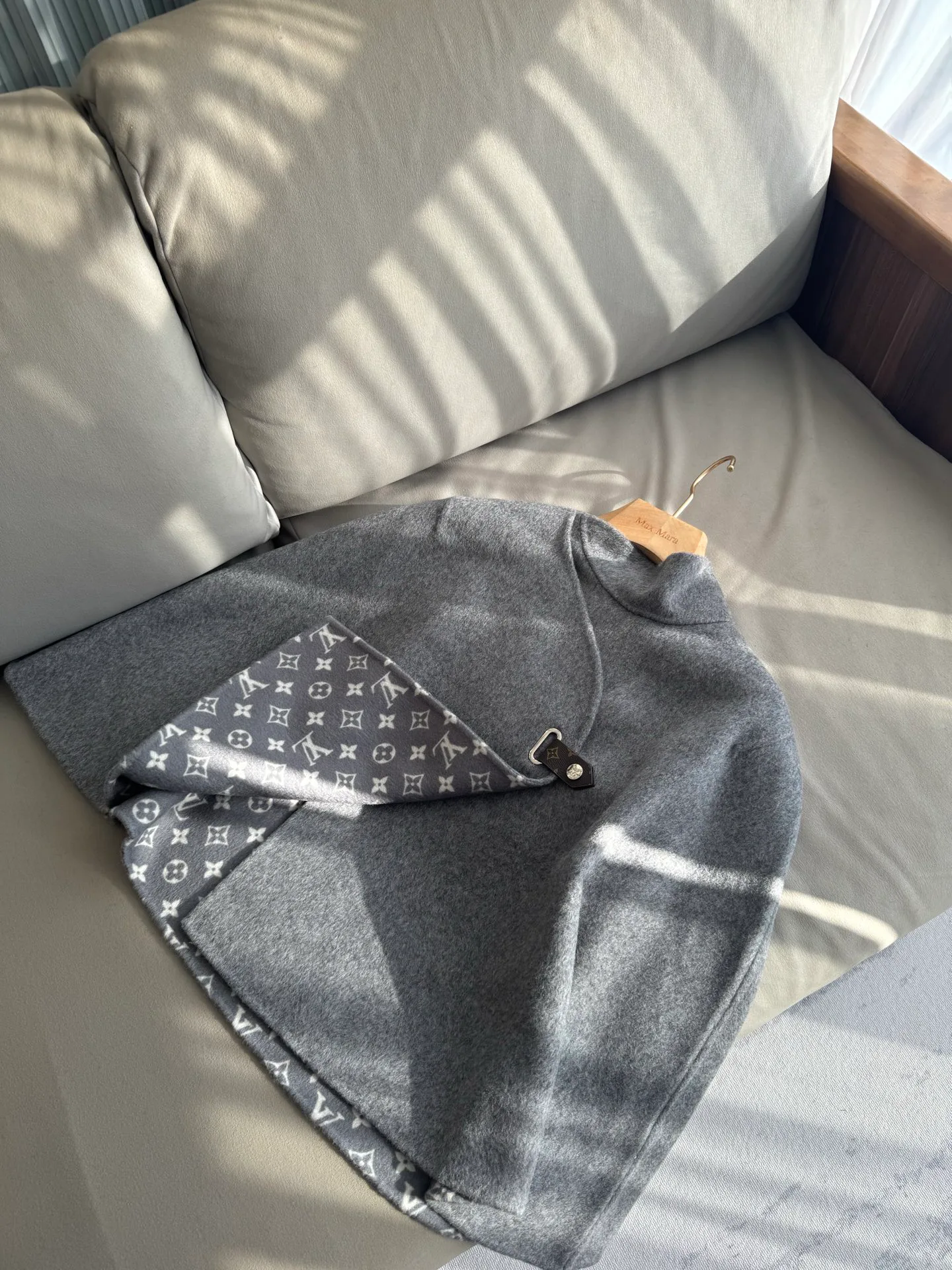 Пальто Женские Louis Vuitton 18361617