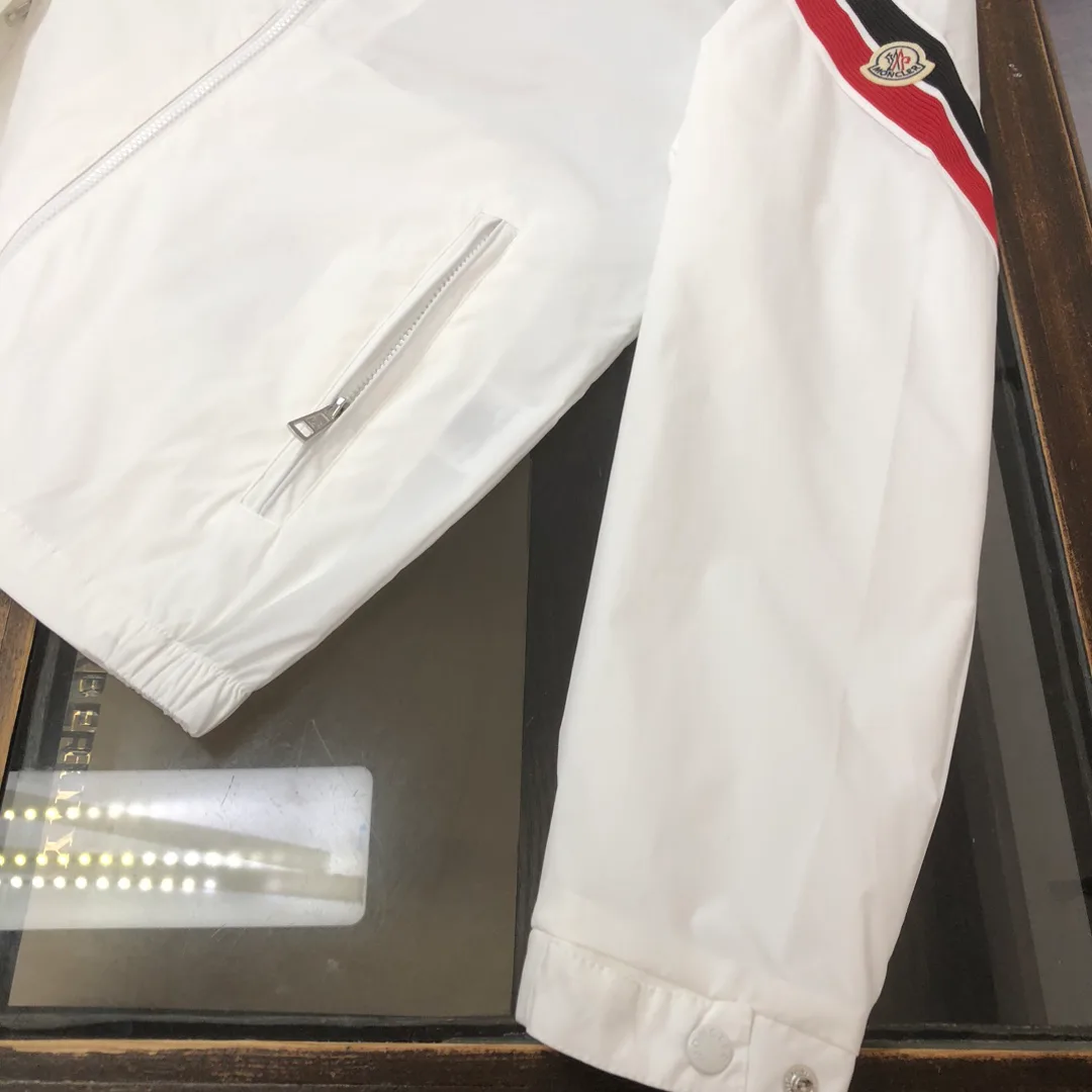 Куртки И Пуховики Мужские Moncler 9642363