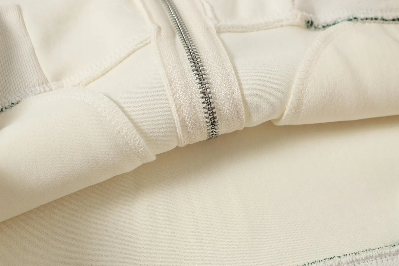 Куртки И Пуховики Женские Gucci 46559