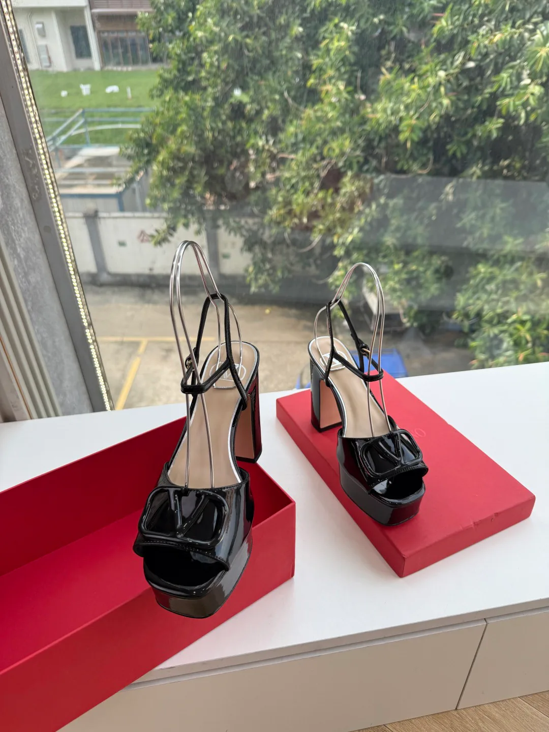 Босоножки Женские Valentino 18737665