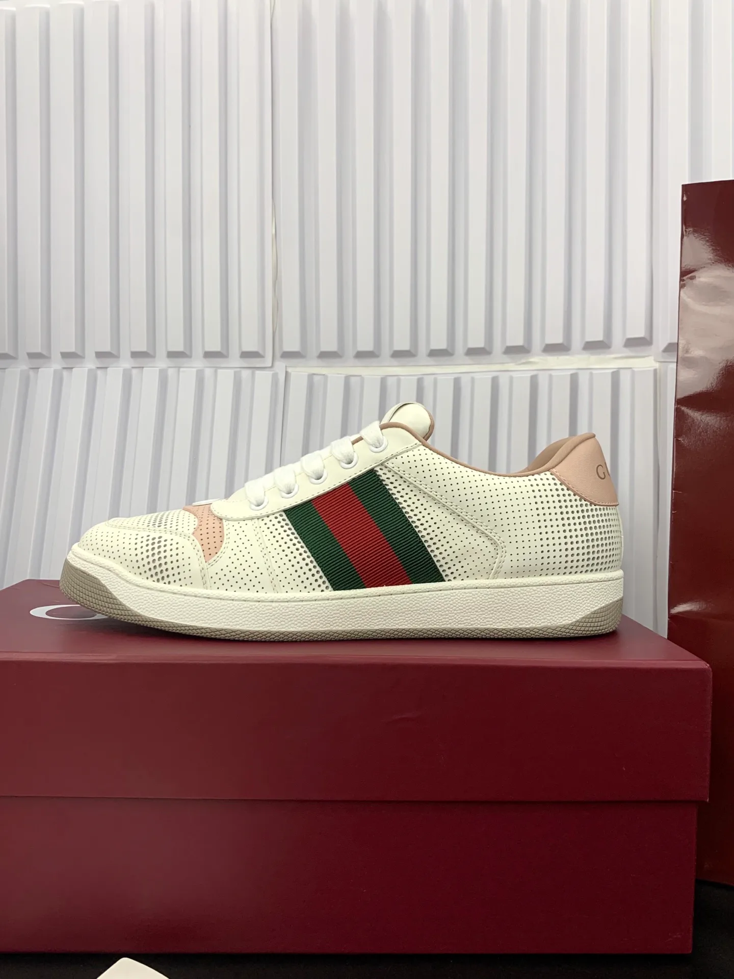 Кроссовки Женские Gucci 17545280