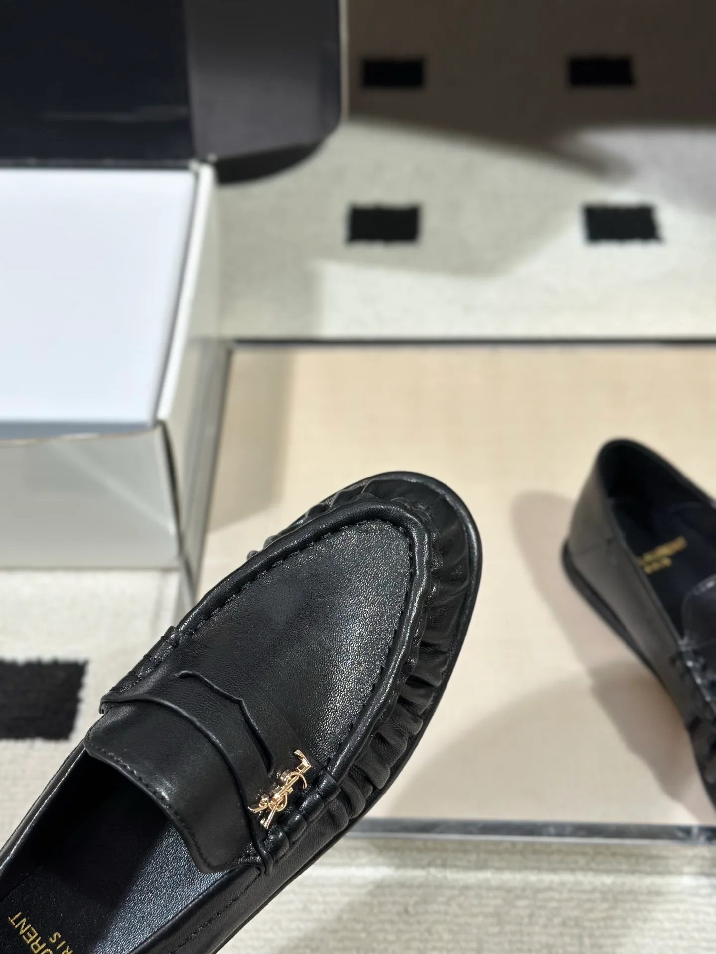 Лоферы И Мокасины Женские Saint Laurent 18041758