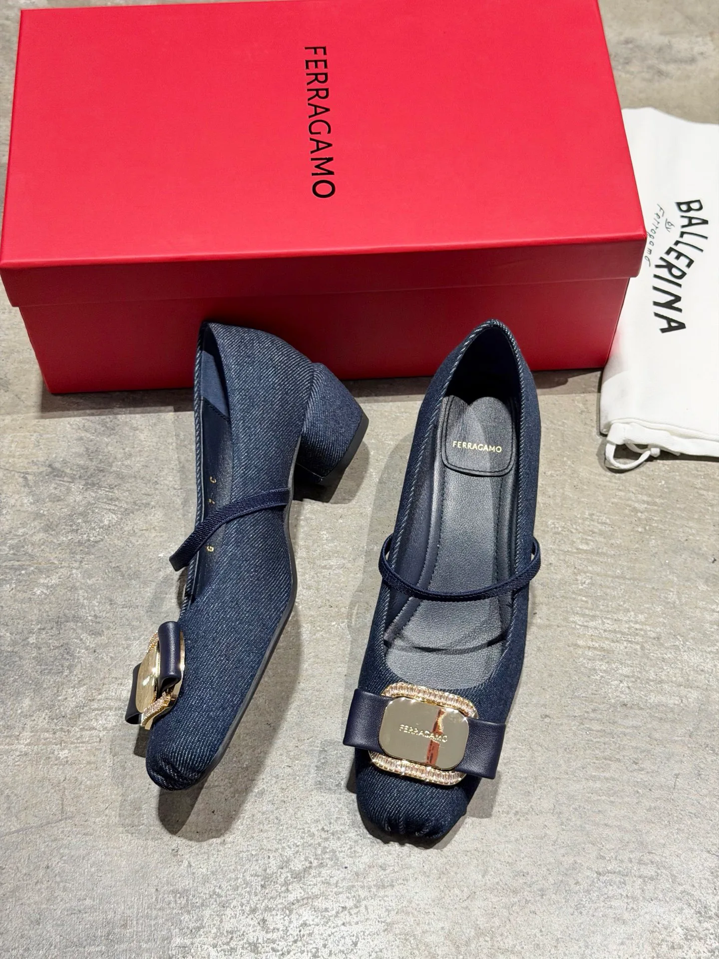 Туфли Женские Salvatore Ferragamo 17642552