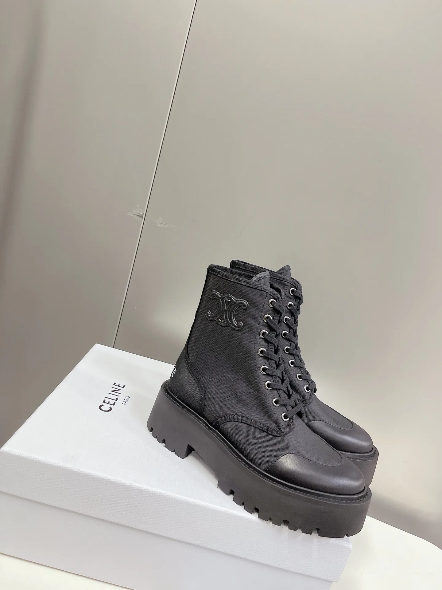 Ботинки Женские Celine 18005924