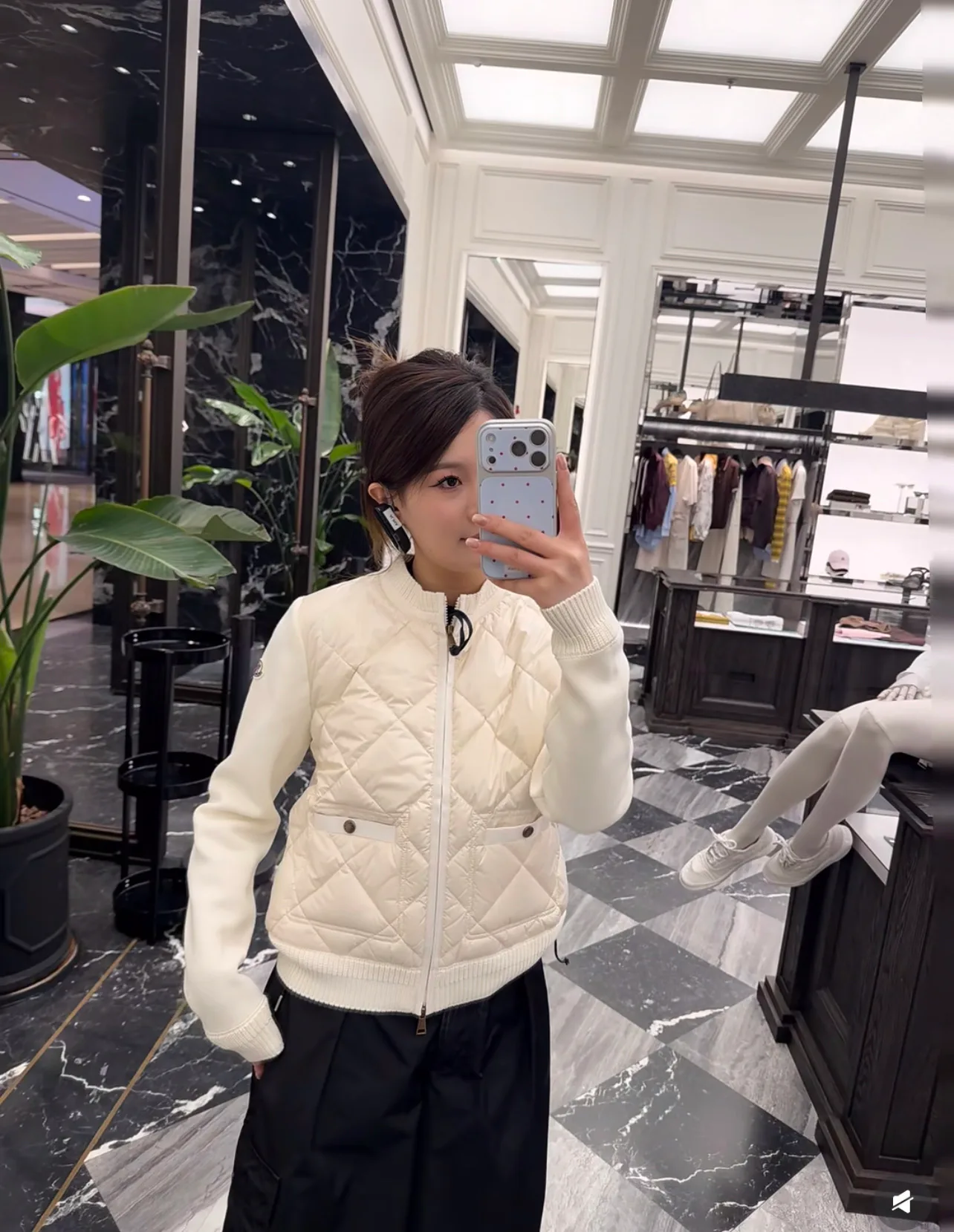 Куртки И Пуховики Женские Moncler 18030710