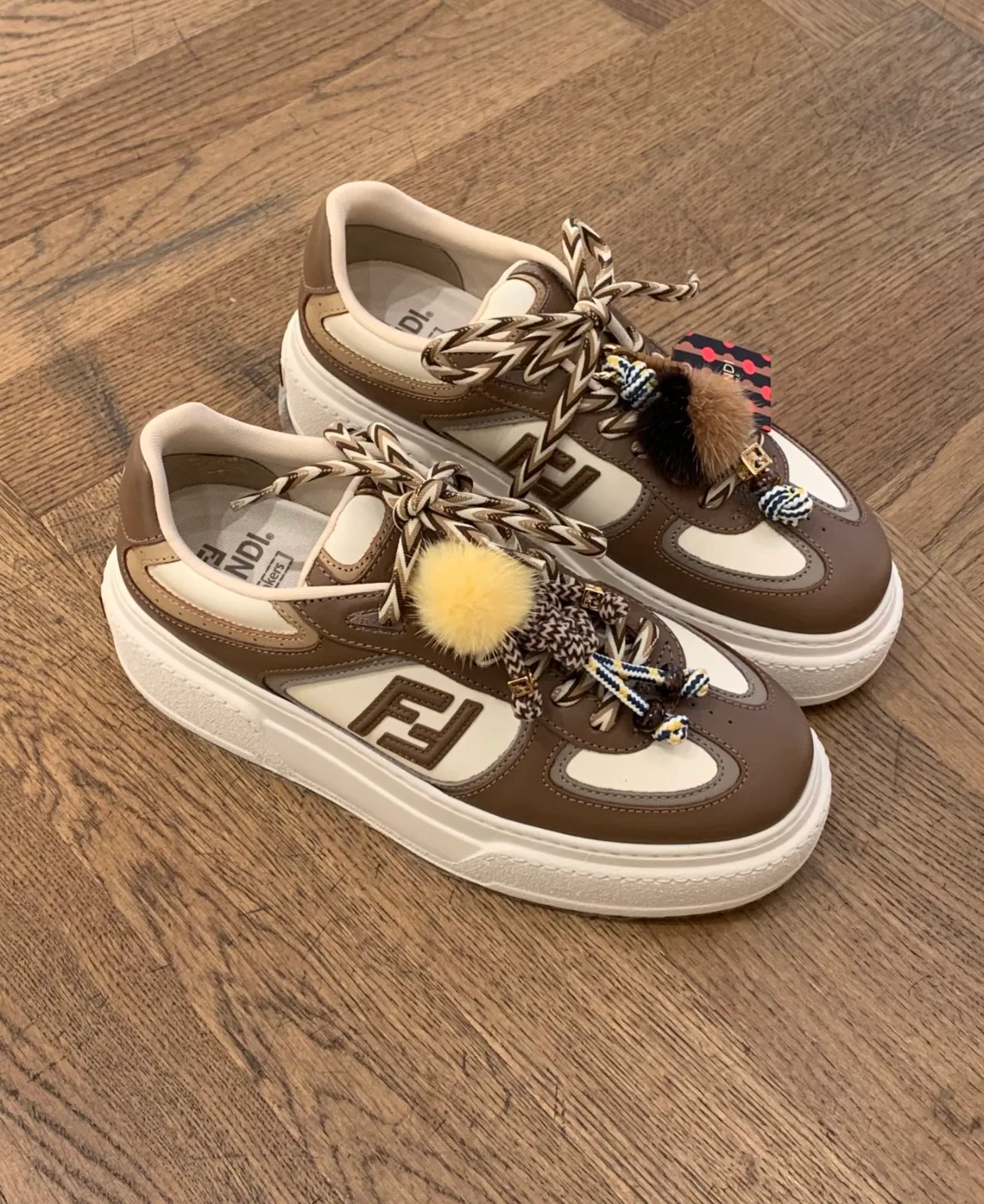 Кроссовки Женские Fendi 18080494