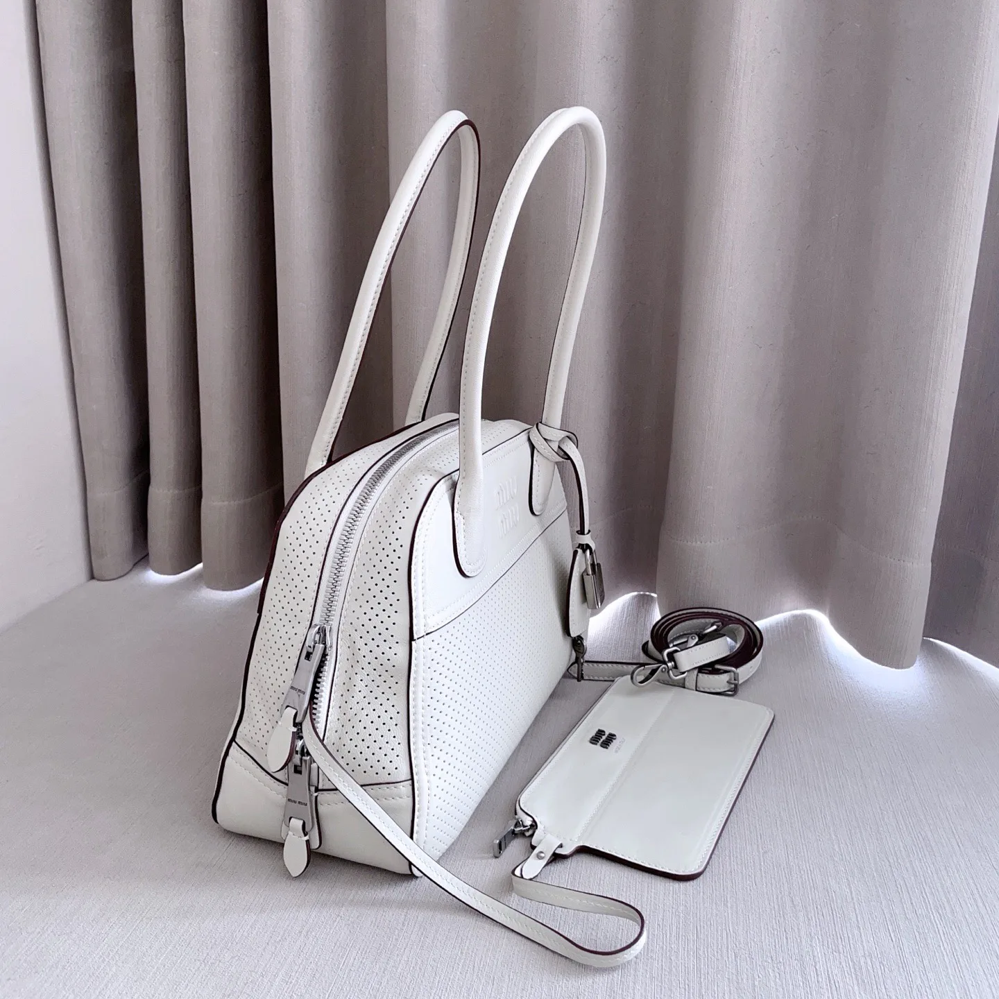 Классические Сумки Женские Miu Miu 17810527