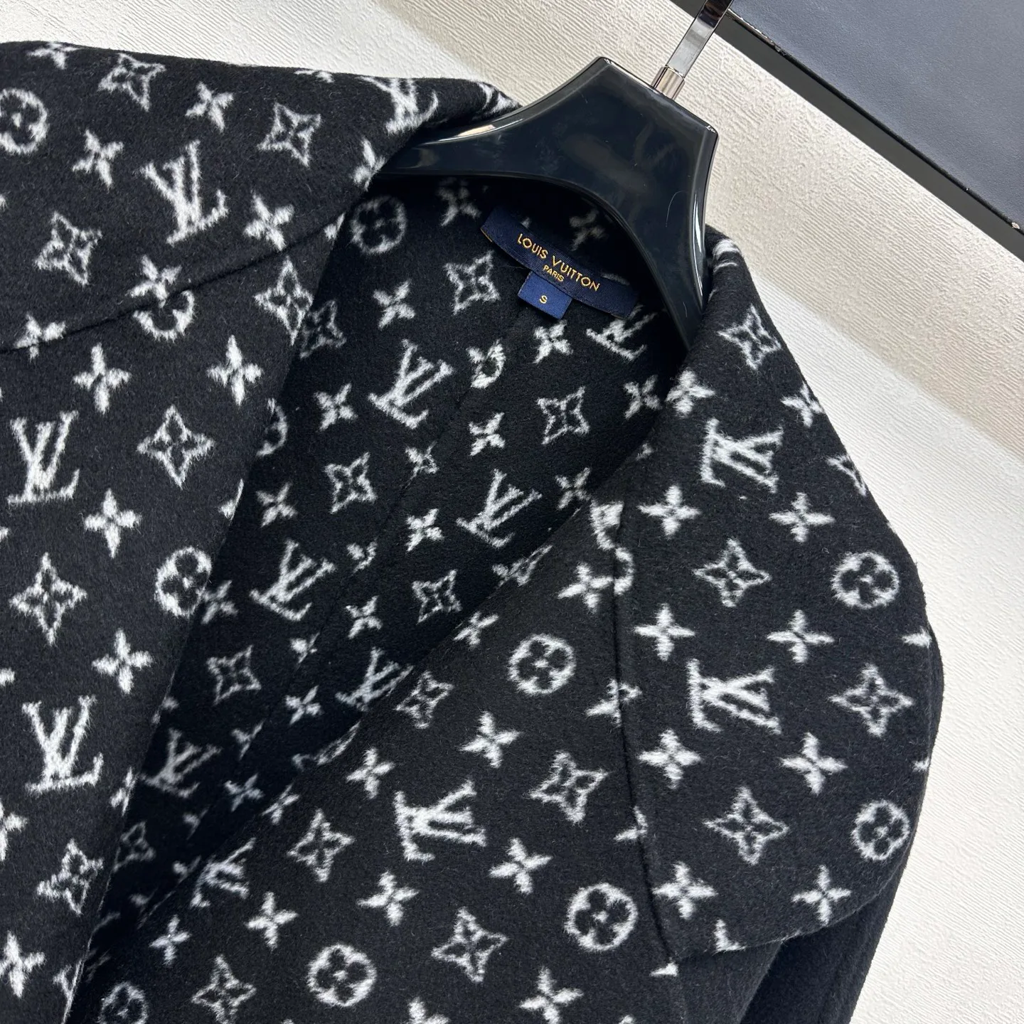 Пальто Женские Louis Vuitton 18680903