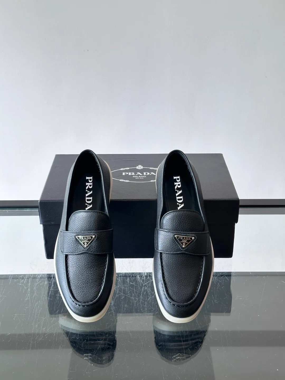 Лоферы И Туфли Мужские Prada 18102307