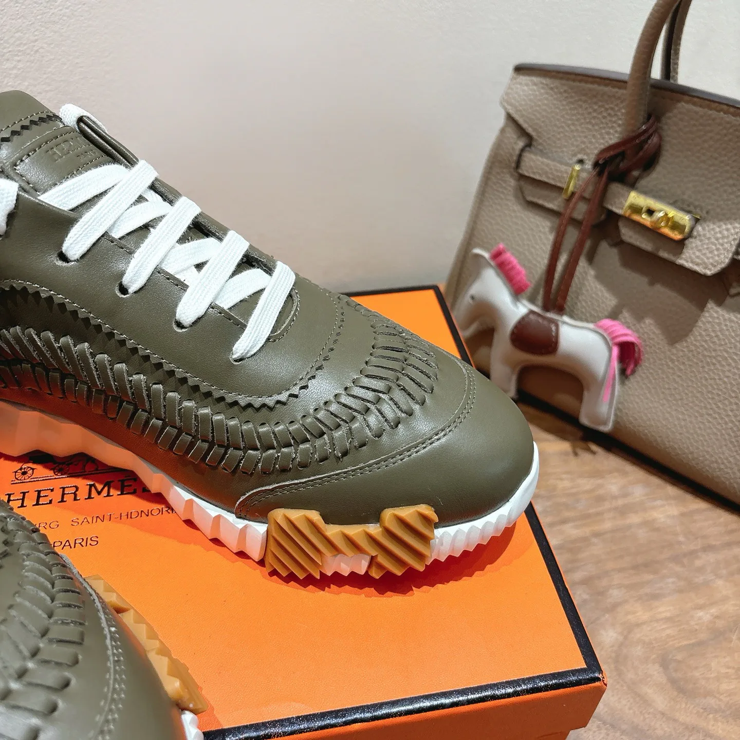 Кроссовки Женские Hermes 18729816