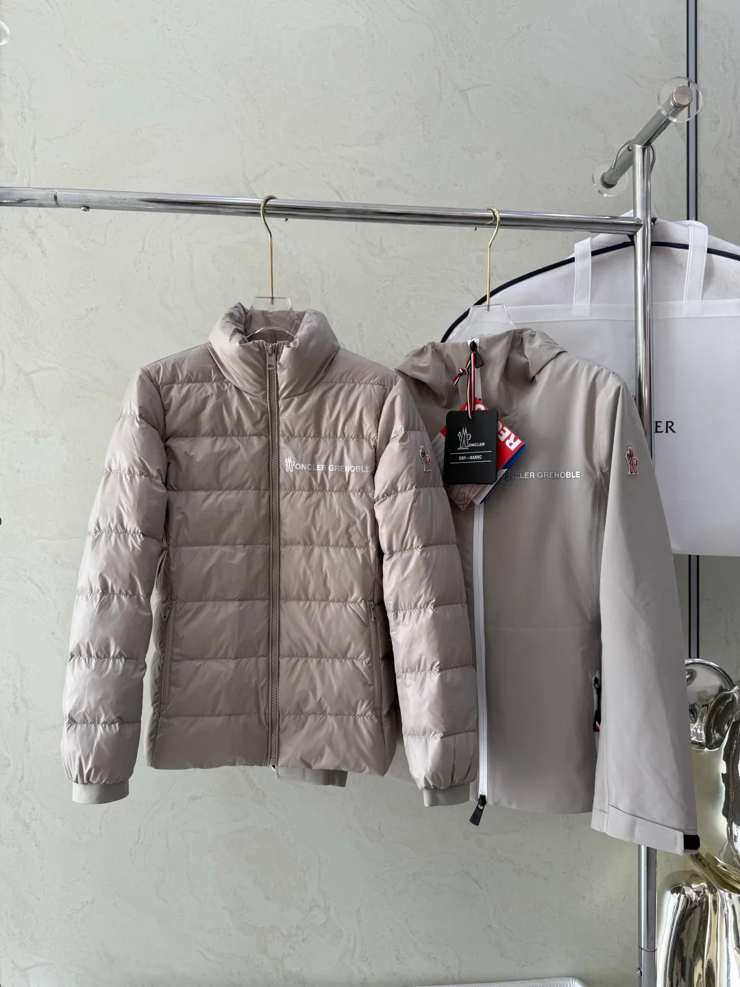 Куртки И Пуховики Женские Moncler 18043546