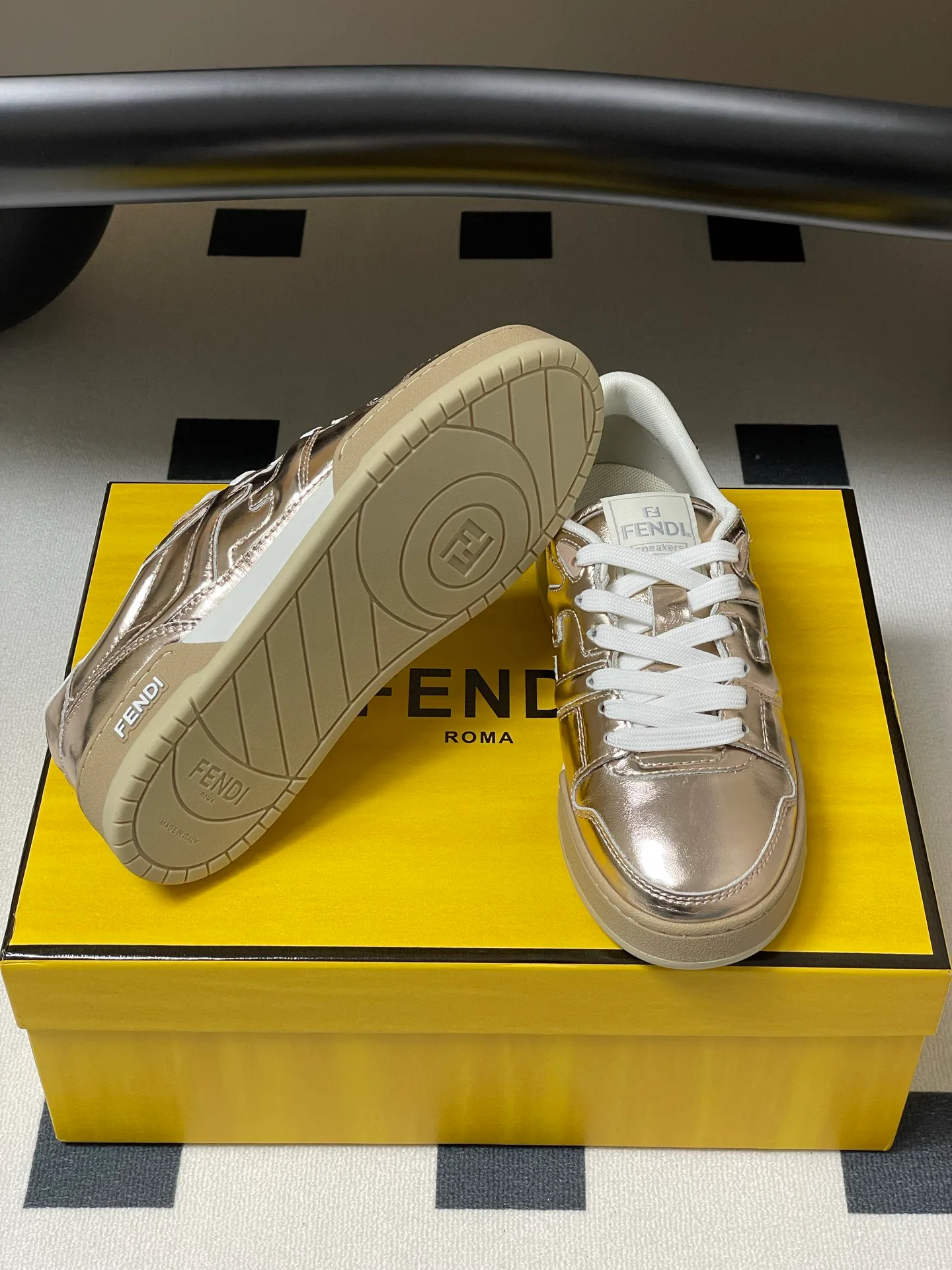 Кроссовки Мужские Fendi 28322